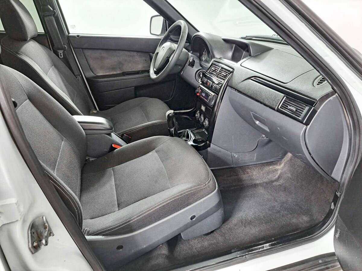 Lada (ВАЗ) Priora с пробегом — 2016 год. Фото: #8