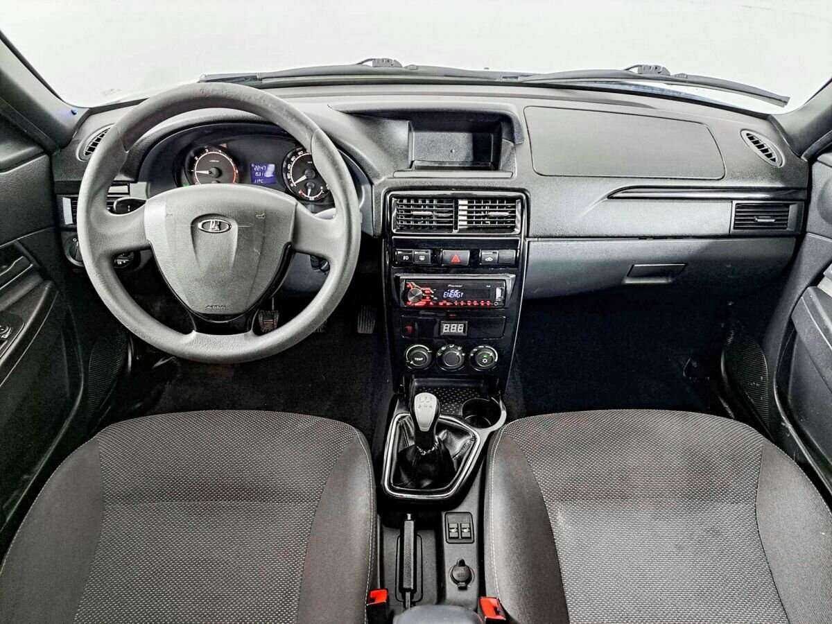 Lada (ВАЗ) Priora с пробегом — 2016 год. Фото: #11