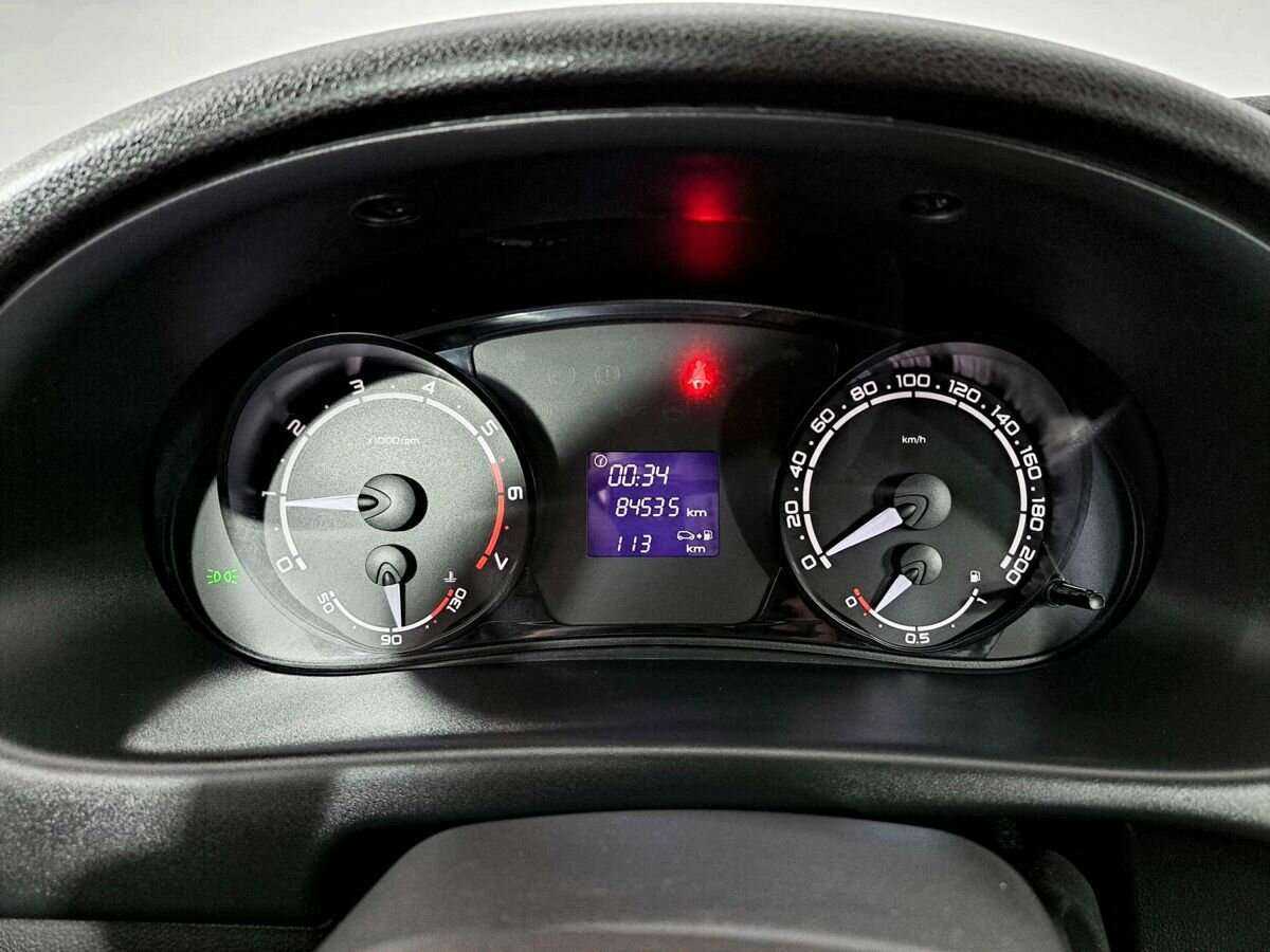 Lada (ВАЗ) Priora с пробегом — 2017 год. Фото: #10