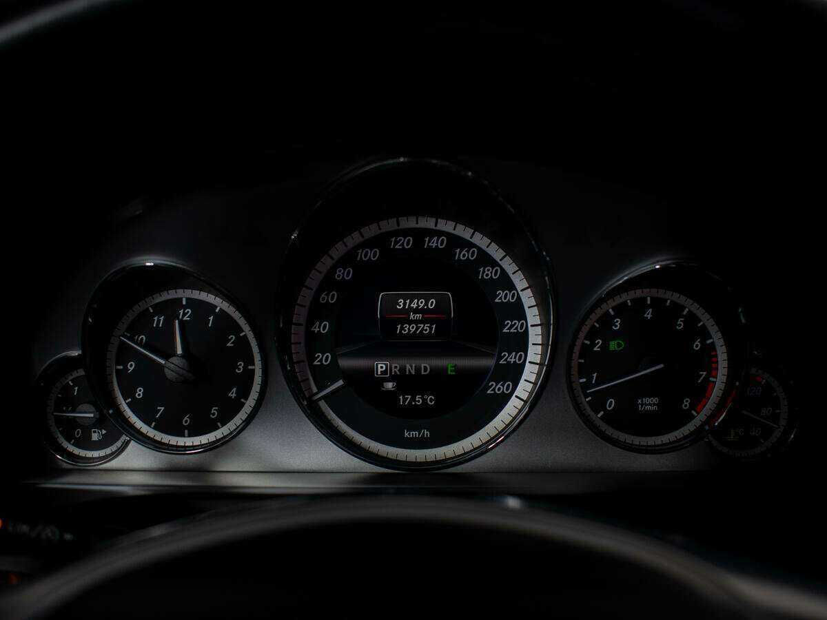 Mercedes-Benz E-Класс с пробегом — 2012 год. Фото: #11