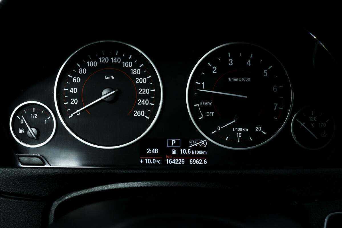 BMW 3 серии с пробегом — 2014 год. Фото: #9