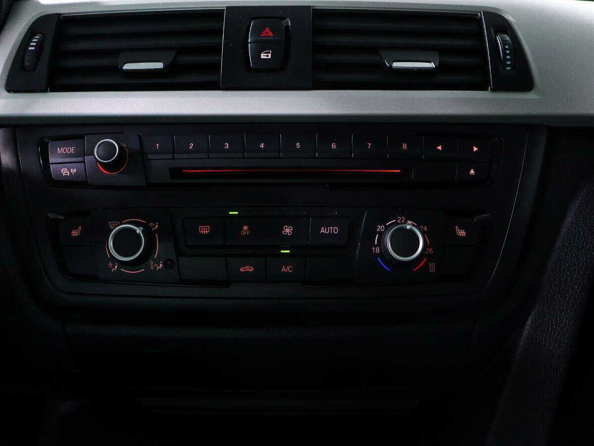 BMW 3 серии с пробегом — 2013 год. Фото: #13