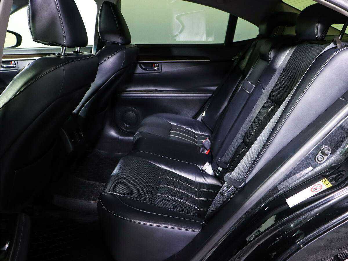 Lexus ES с пробегом — 2016 год. Фото: #6