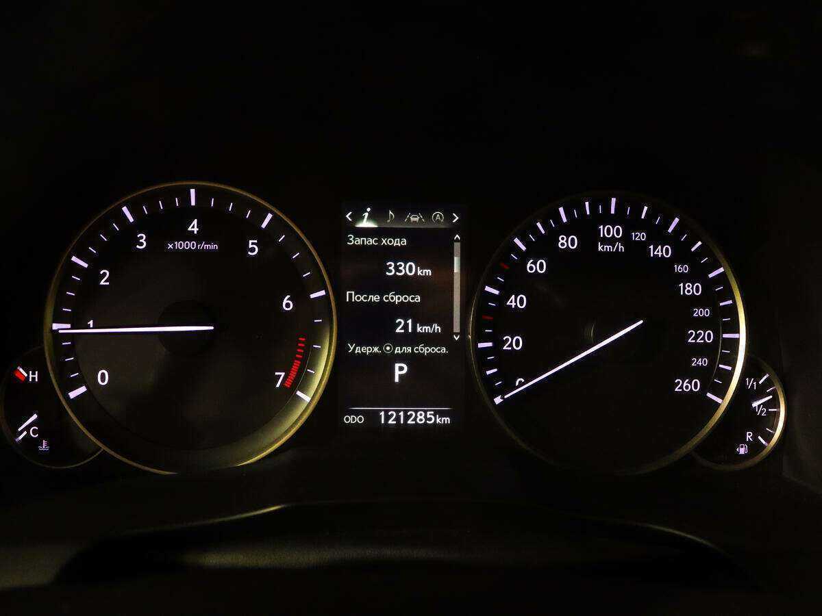 Lexus ES с пробегом — 2016 год. Фото: #7