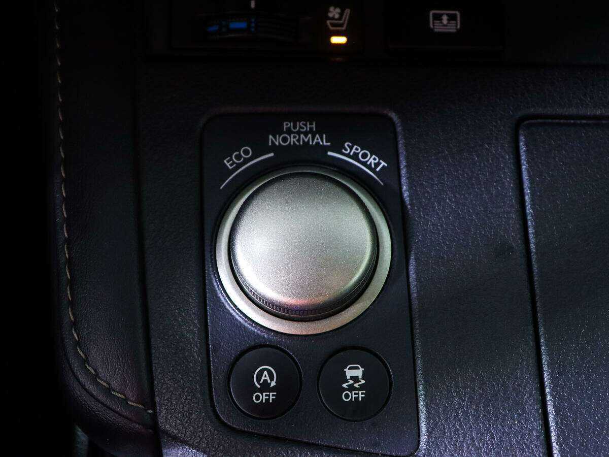 Lexus ES с пробегом — 2016 год. Фото: #15