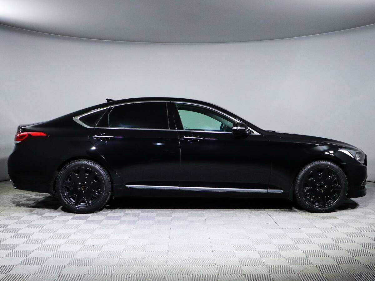 Hyundai Genesis с пробегом — 2014 год. Фото: #2