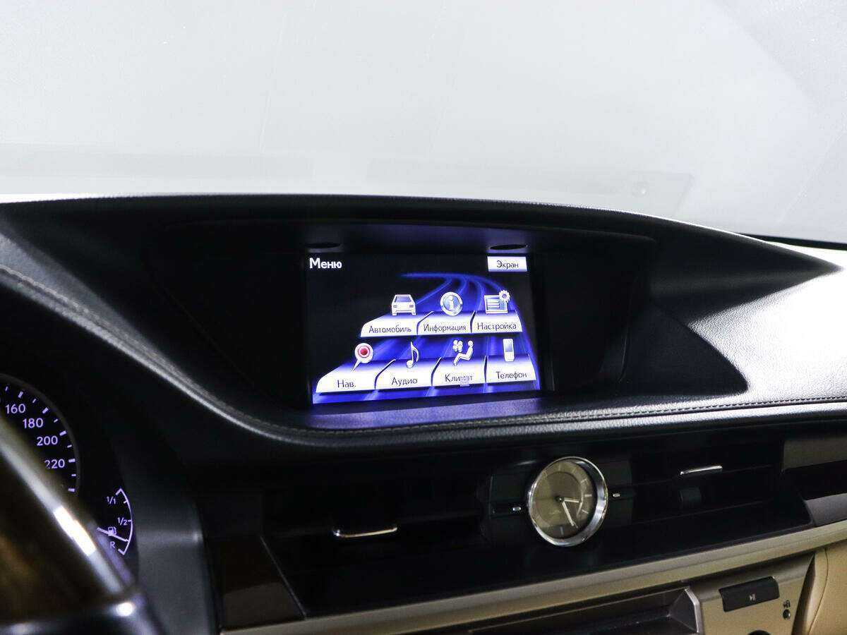 Lexus ES с пробегом — 2013 год. Фото: #14