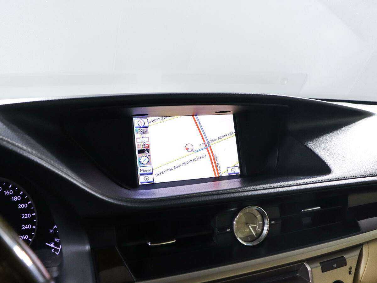 Lexus ES с пробегом — 2013 год. Фото: #16