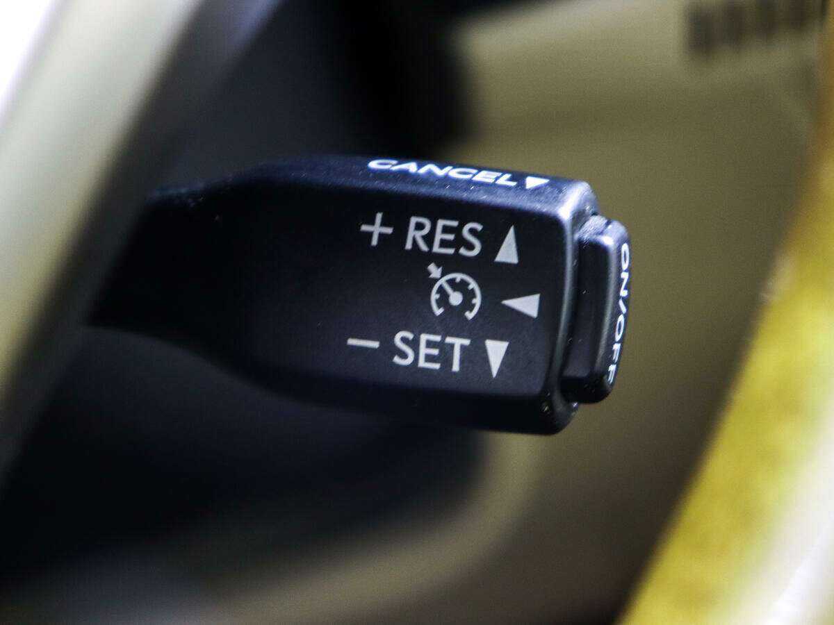 Lexus ES с пробегом — 2013 год. Фото: #20