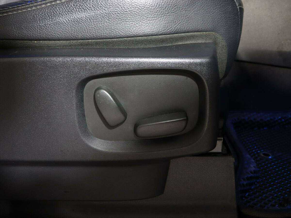 Land Rover Discovery с пробегом — 2013 год. Фото: #13