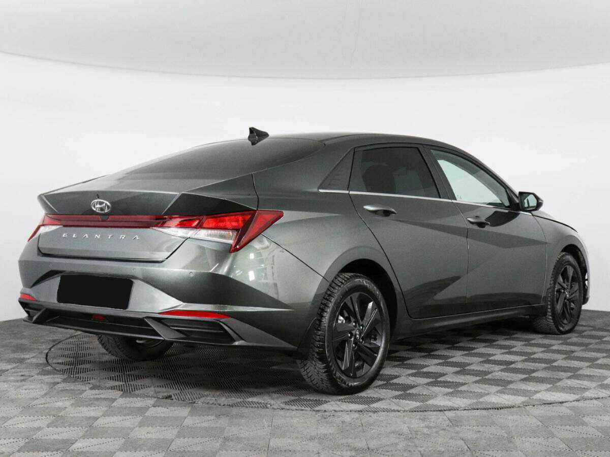 Hyundai Elantra с пробегом — 2022 год. Фото: #4