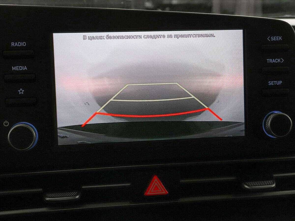 Hyundai Elantra с пробегом — 2022 год. Фото: #13