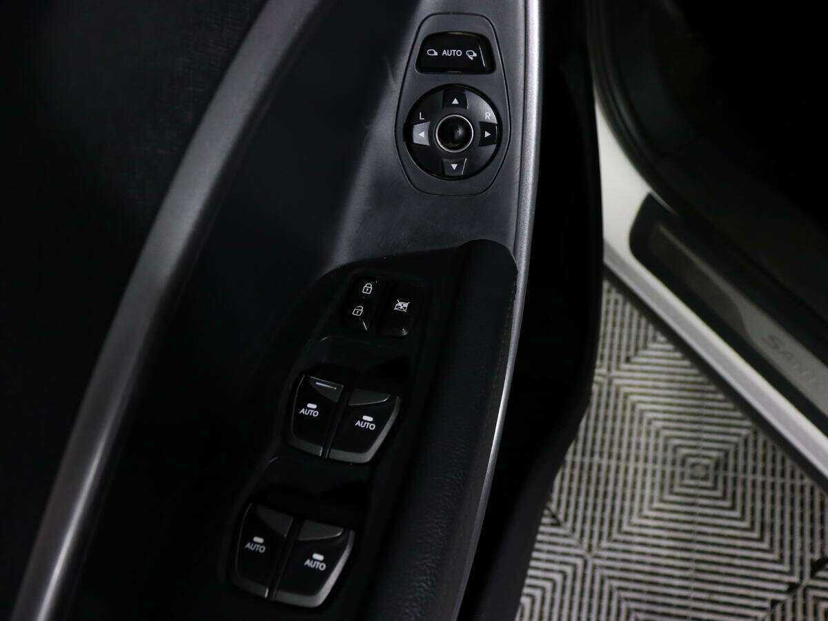 Hyundai Santa Fe с пробегом — 2013 год. Фото: #13