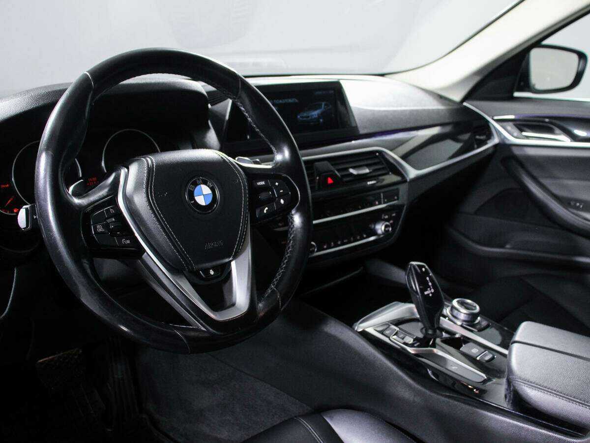 BMW 5 серии с пробегом — 2017 год. Фото: #11