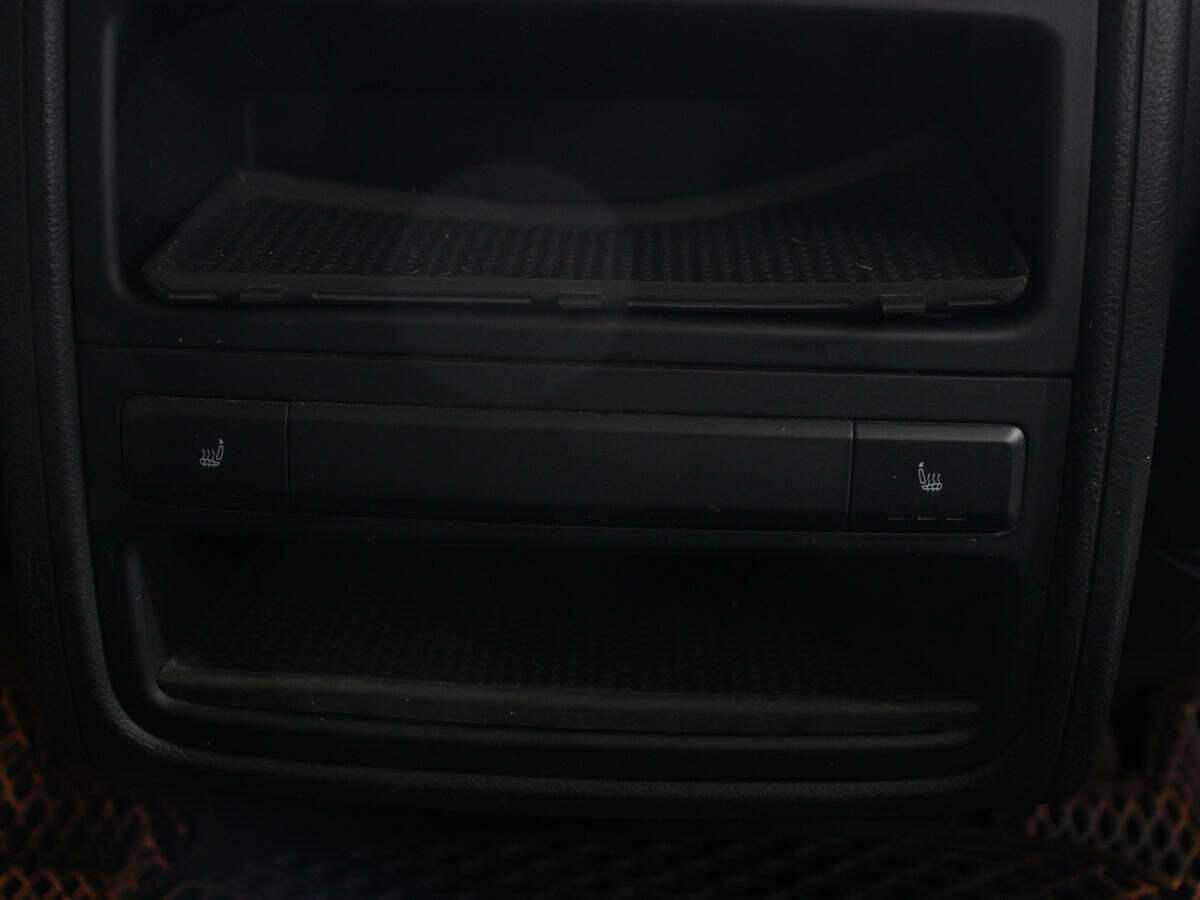 Volkswagen Touareg с пробегом — 2015 год. Фото: #14