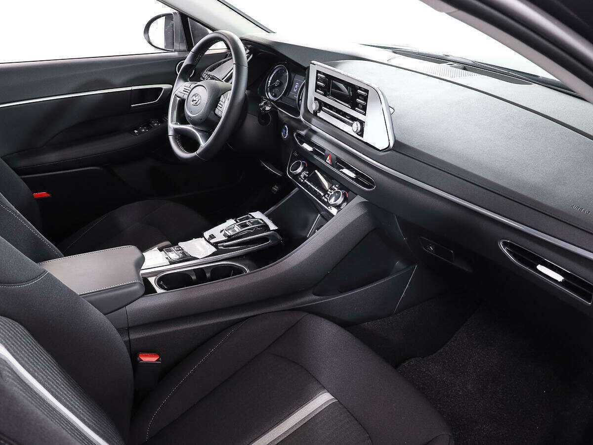 Hyundai Sonata с пробегом — 2023 год. Фото: #8