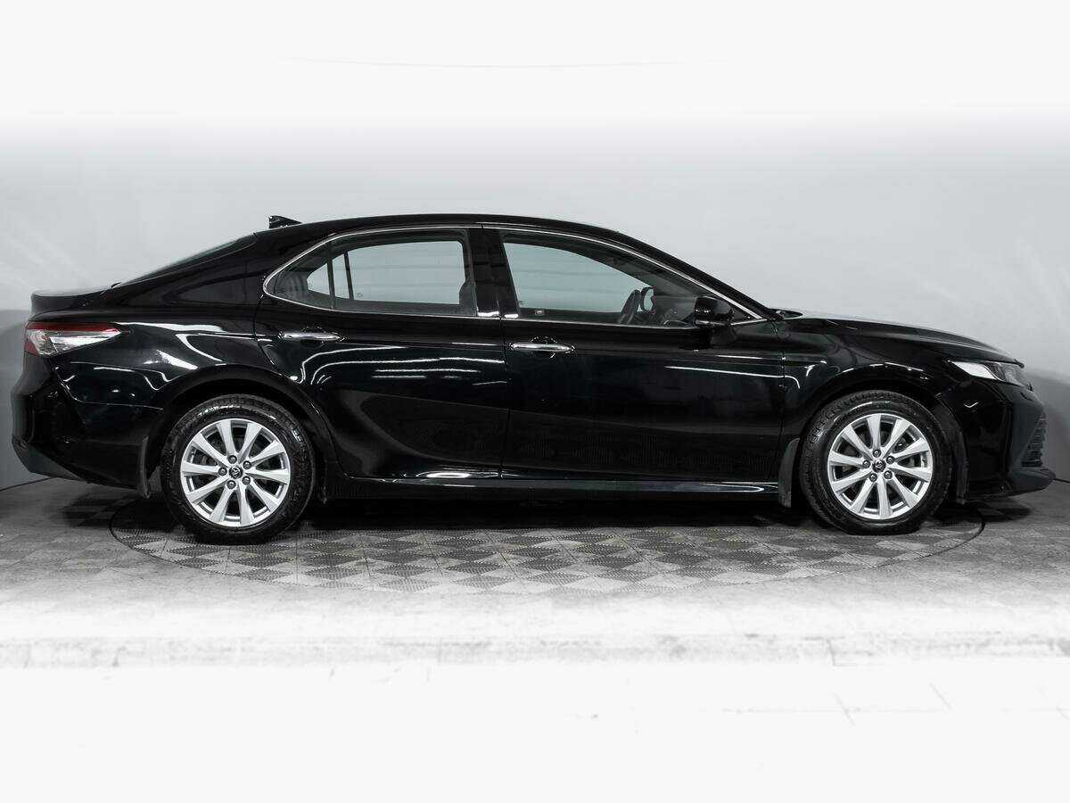 Toyota Camry с пробегом — 2021 год. Фото: #3
