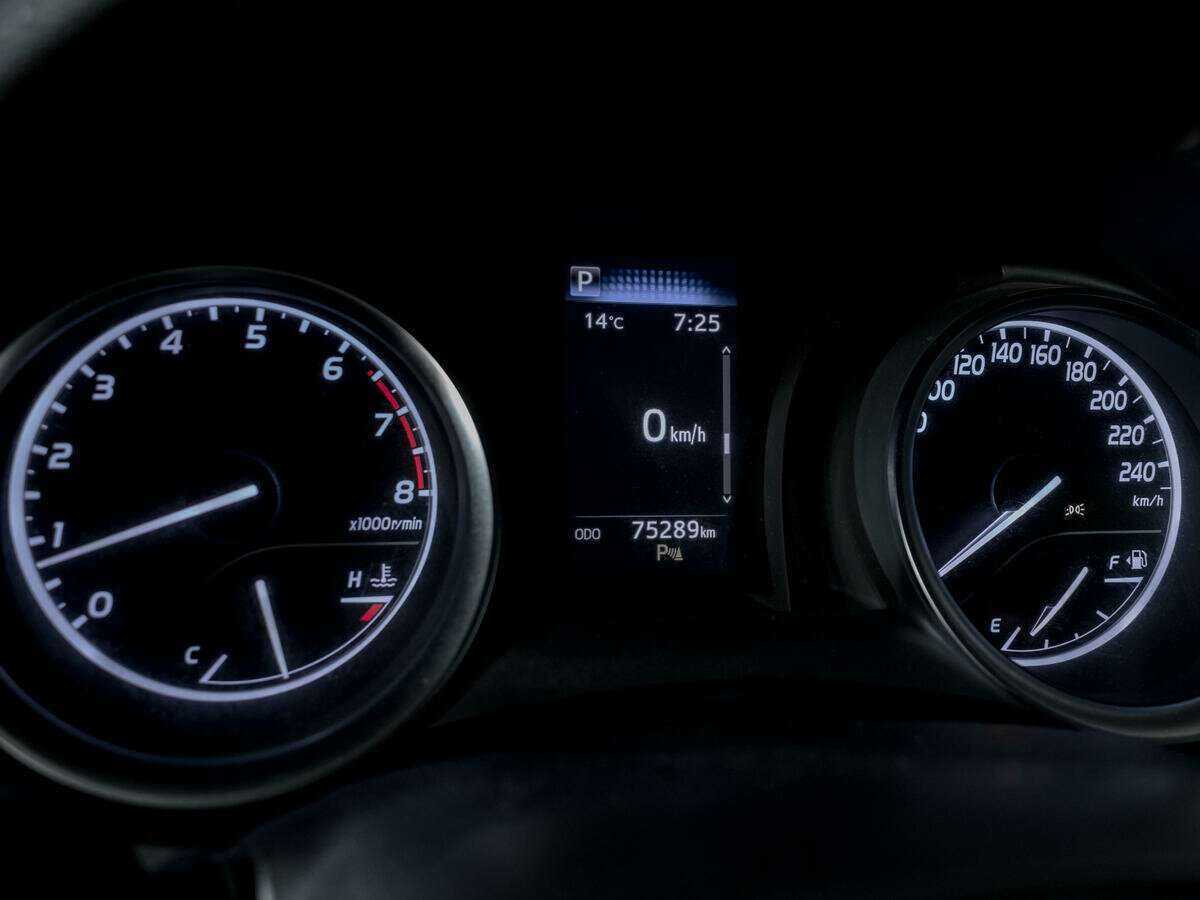 Toyota Camry с пробегом — 2021 год. Фото: #9