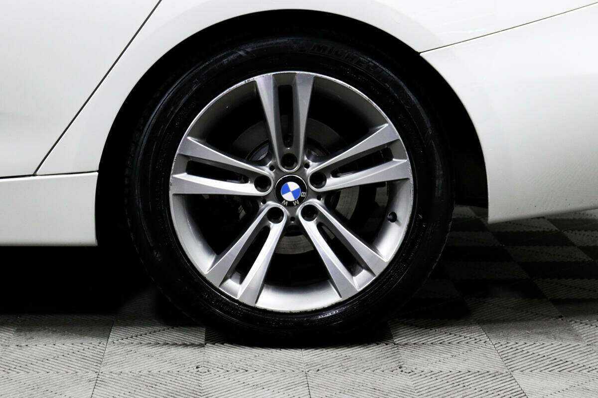 BMW 3 серии с пробегом — 2013 год. Фото: #13