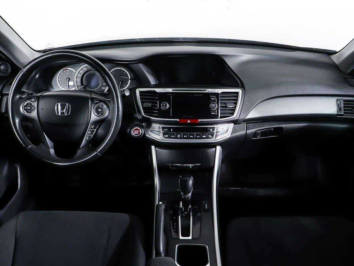Honda Accord с пробегом — 2013 год. Фото: #11