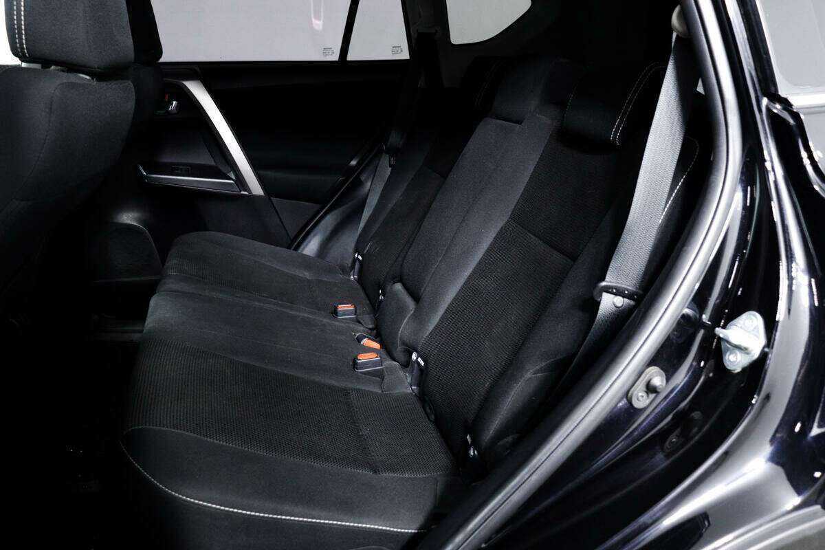 Toyota RAV4 с пробегом — 2019 год. Фото: #10