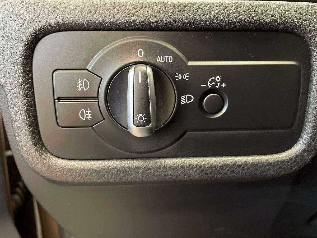 Volkswagen Touareg с пробегом — 2015 год. Фото: #16