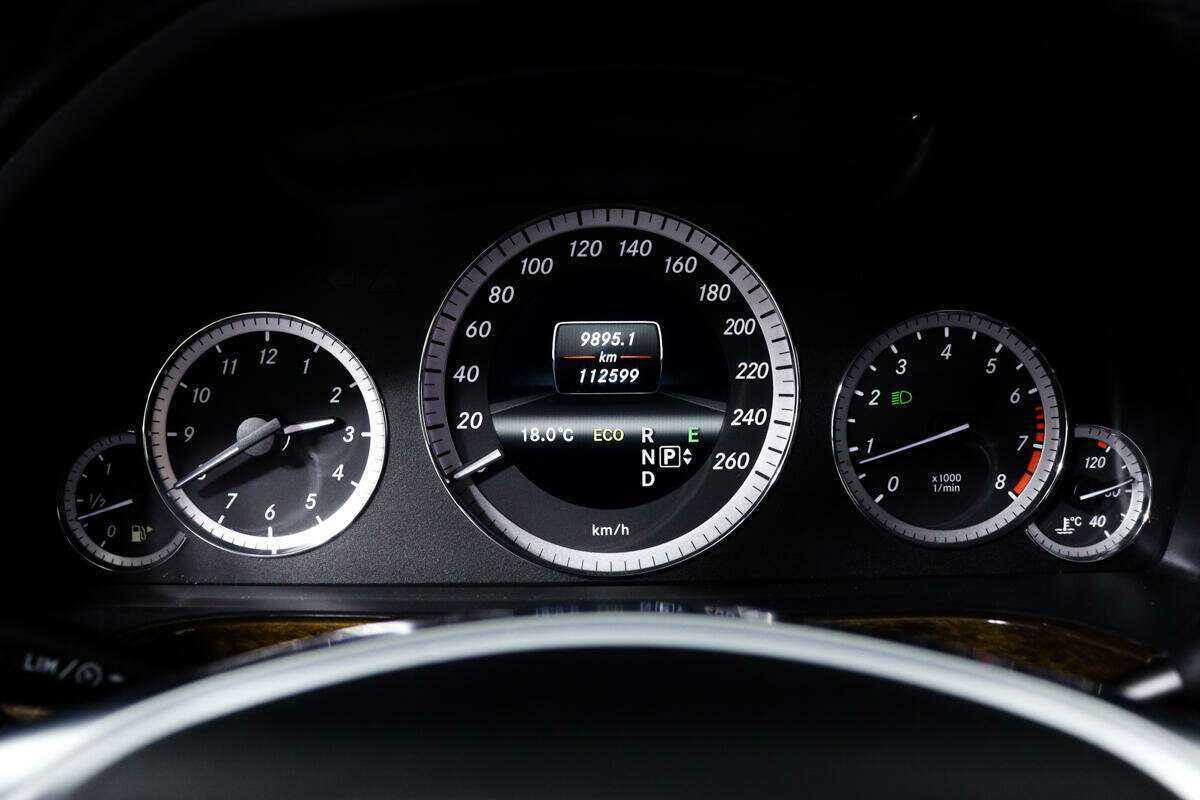 Mercedes-Benz E-Класс с пробегом — 2012 год. Фото: #9