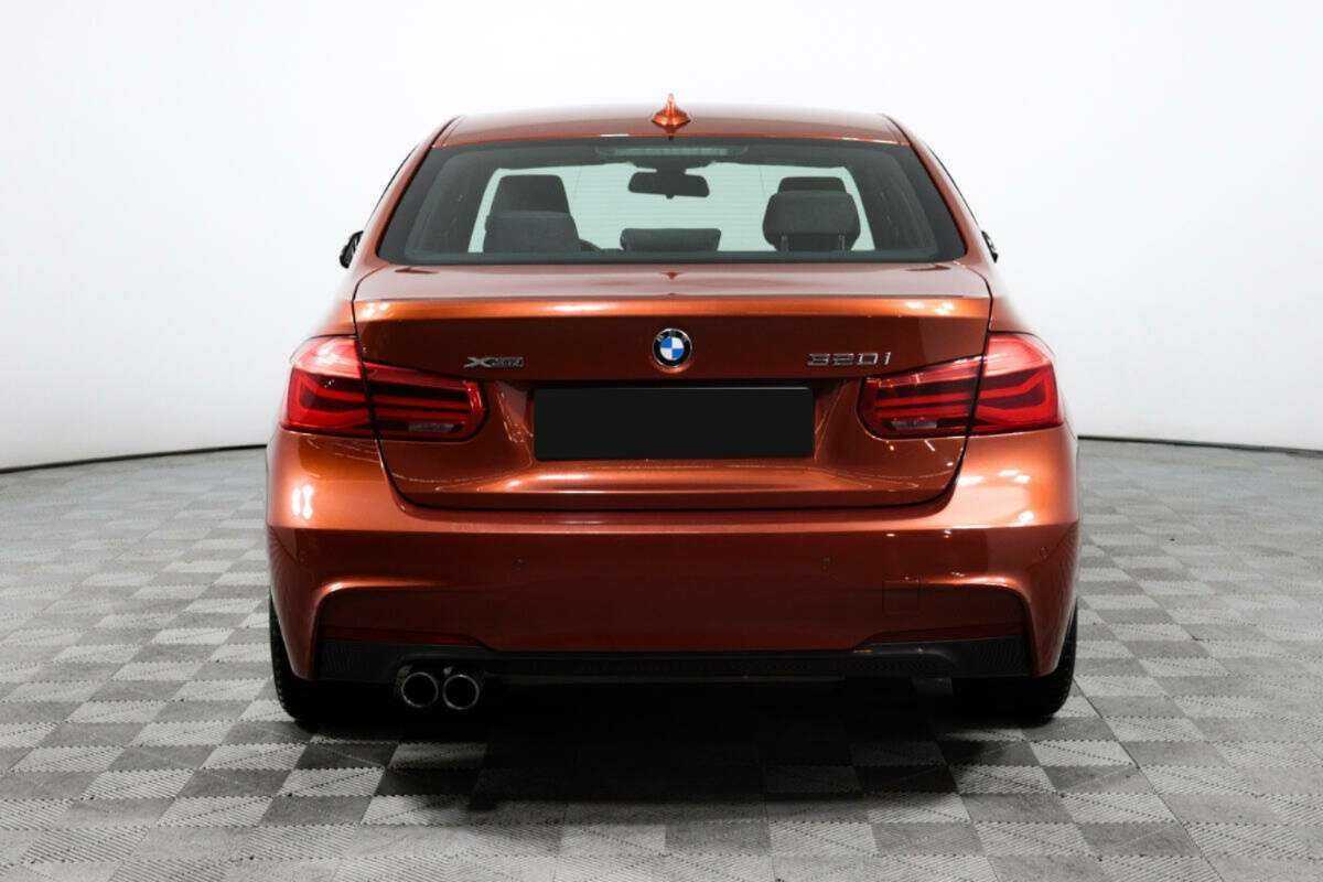 BMW 3 серии с пробегом — 2018 год. Фото: #5
