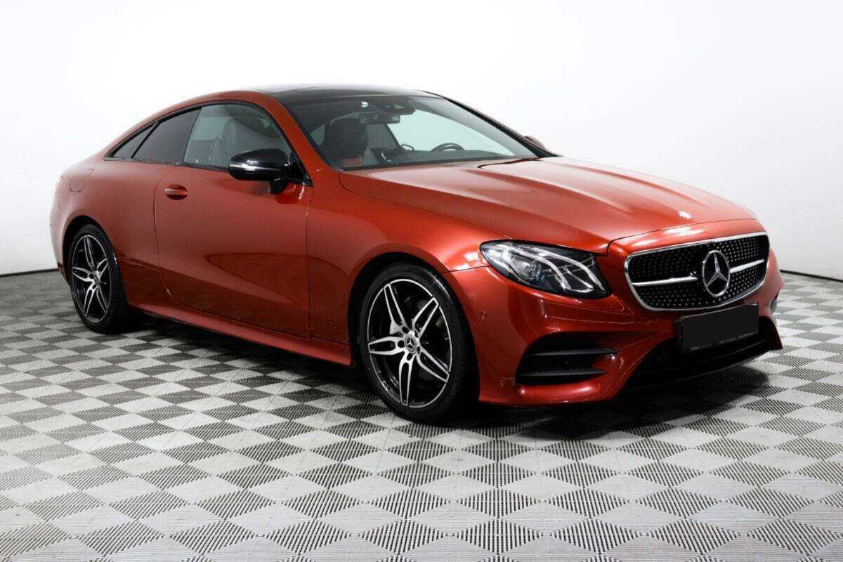 Mercedes-Benz E-Класс с пробегом — 2017 год. Фото: #2