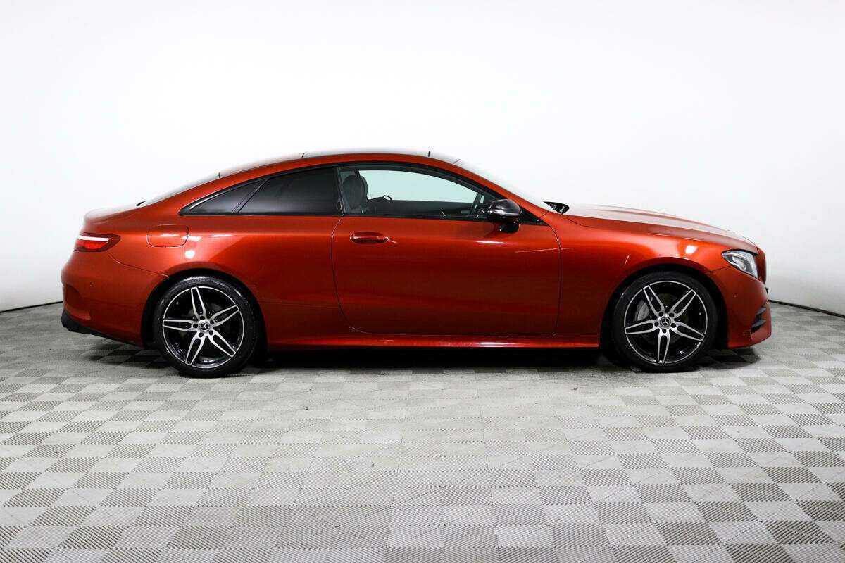 Mercedes-Benz E-Класс с пробегом — 2017 год. Фото: #3