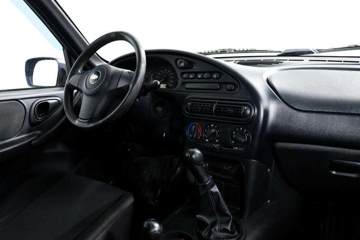 Chevrolet Niva с пробегом — 2014 год. Фото: #8
