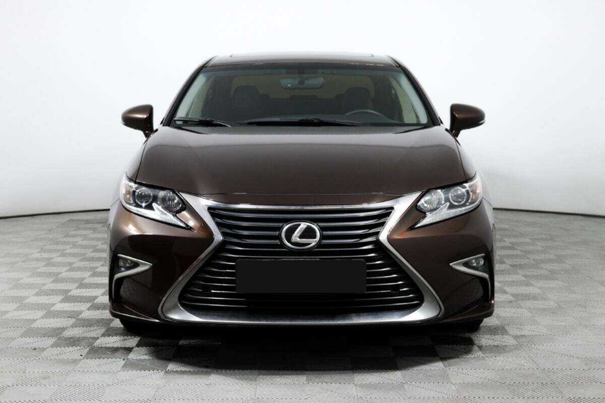 Lexus ES с пробегом — 2016 год. Фото: #1