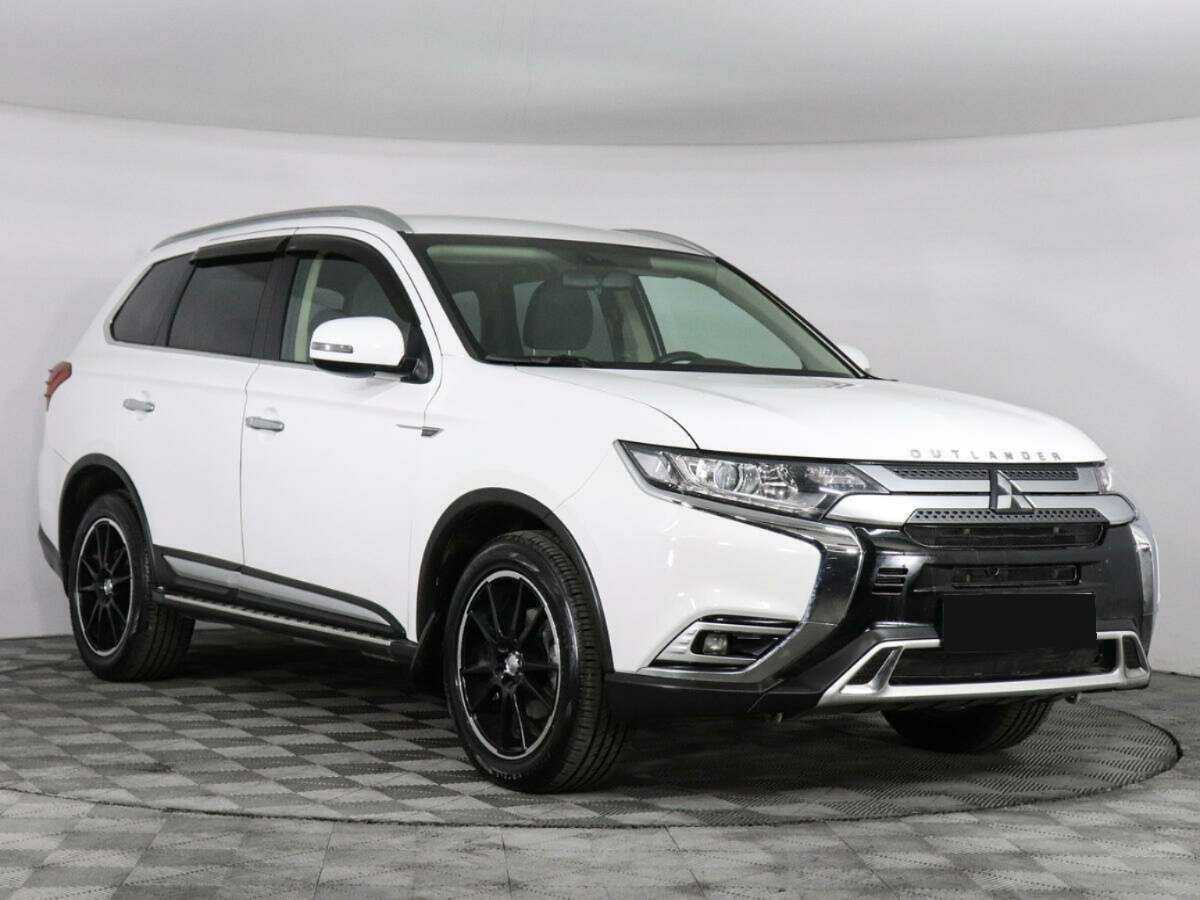 Mitsubishi Outlander с пробегом — 2020 год. Фото: #2