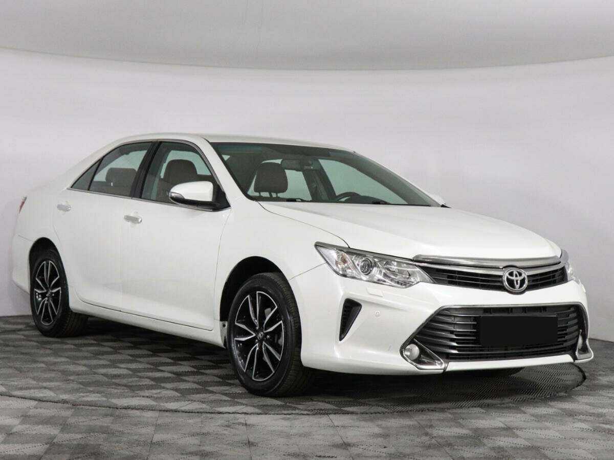 Toyota Camry с пробегом — 2016 год. Фото: #2