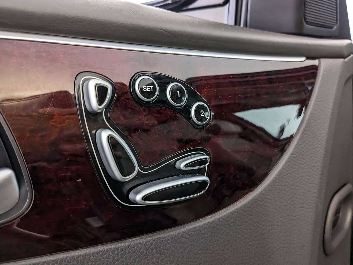 Hyundai Equus с пробегом — 2012 год. Фото: #25