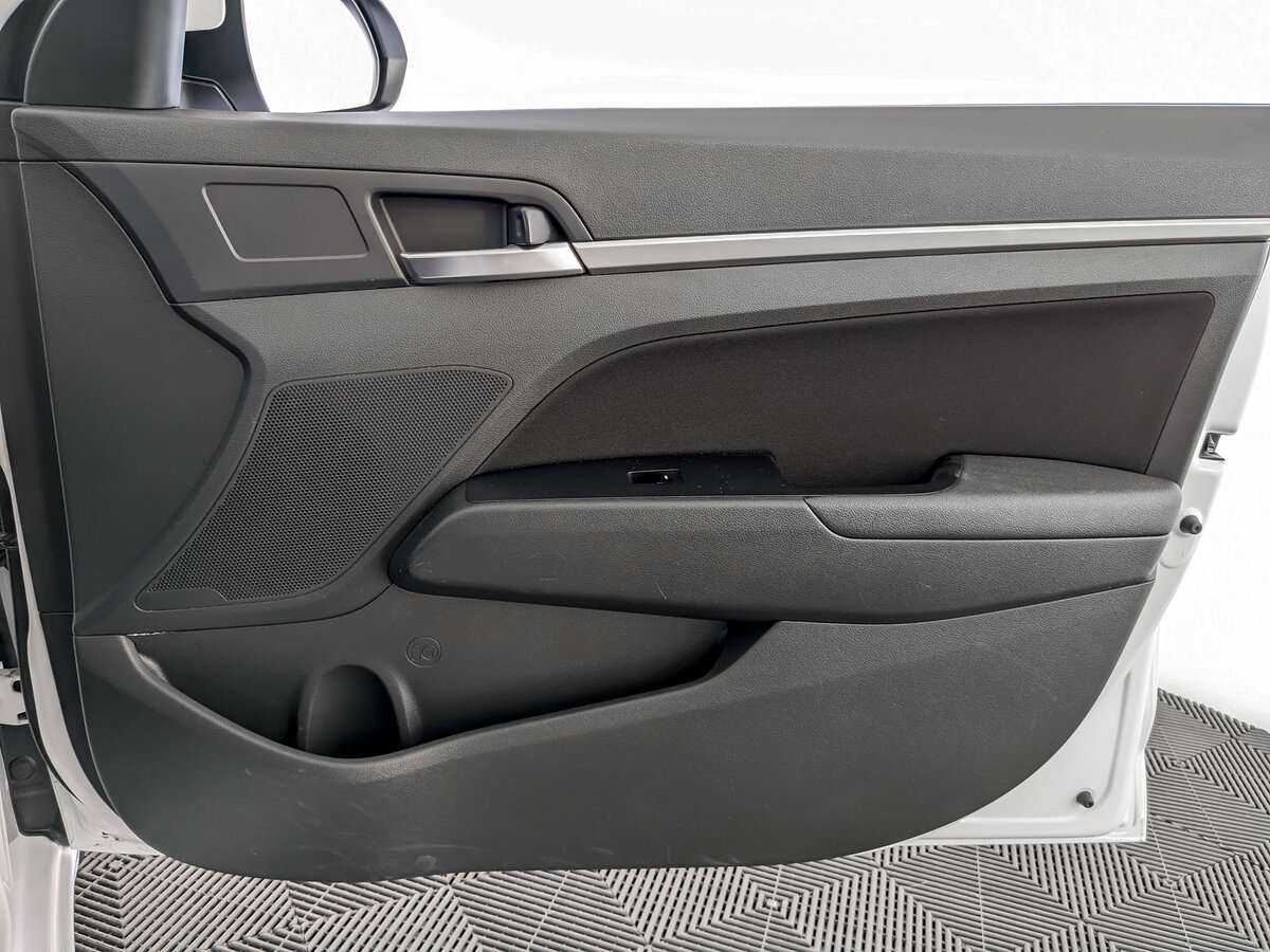 Hyundai Elantra с пробегом — 2020 год. Фото: #19