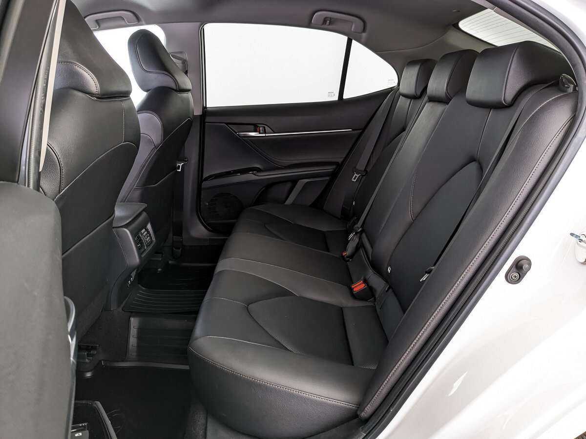 Toyota Camry с пробегом — 2021 год. Фото: #12