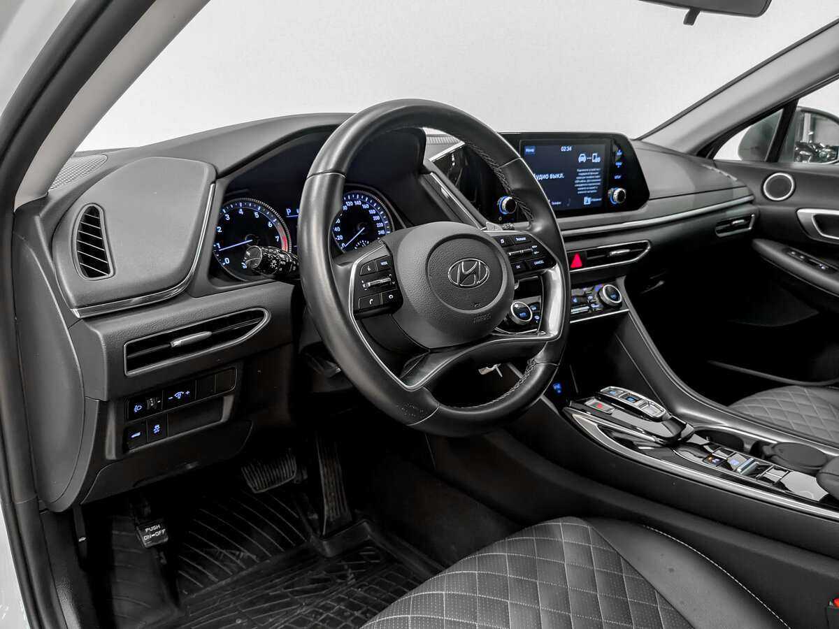 Hyundai Sonata с пробегом — 2020 год. Фото: #13