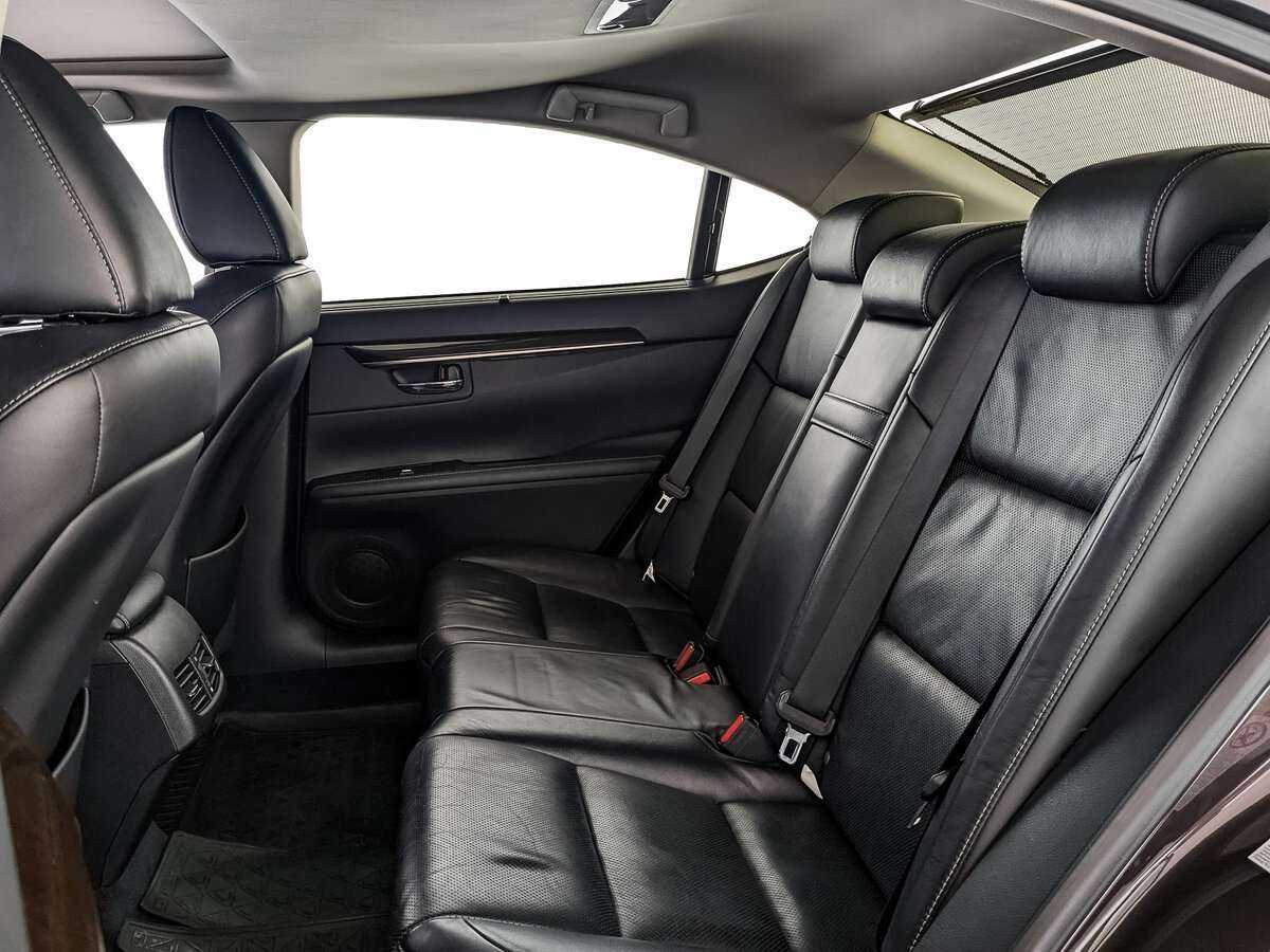 Lexus ES с пробегом — 2014 год. Фото: #15