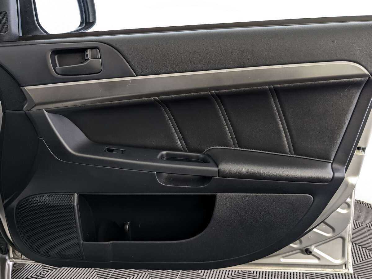 Mitsubishi Lancer с пробегом — 2015 год. Фото: #19