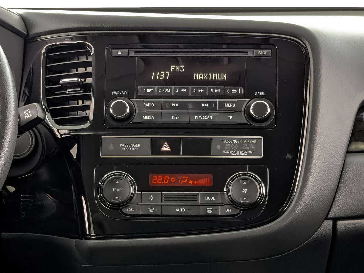 Mitsubishi Outlander с пробегом — 2019 год. Фото: #12