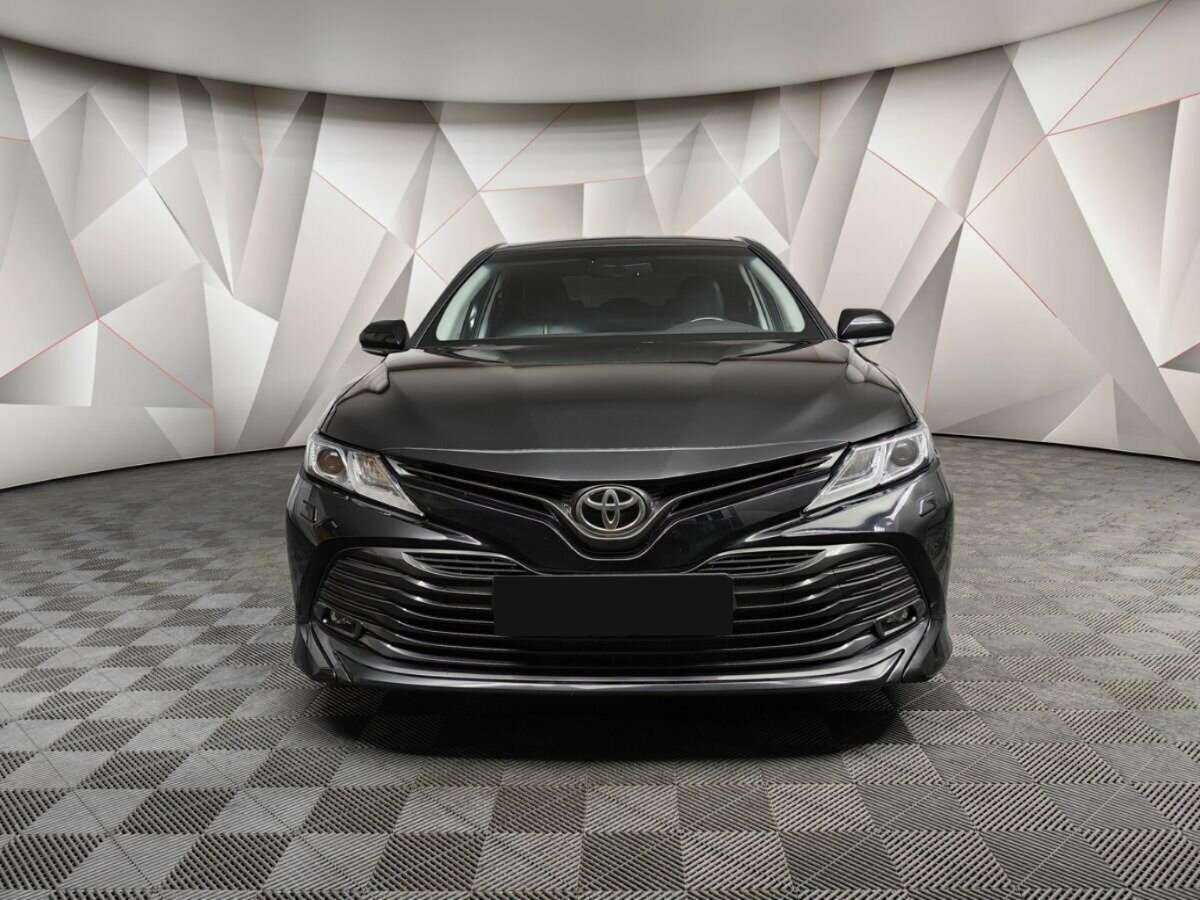 Toyota Camry с пробегом — 2019 год. Фото: #6