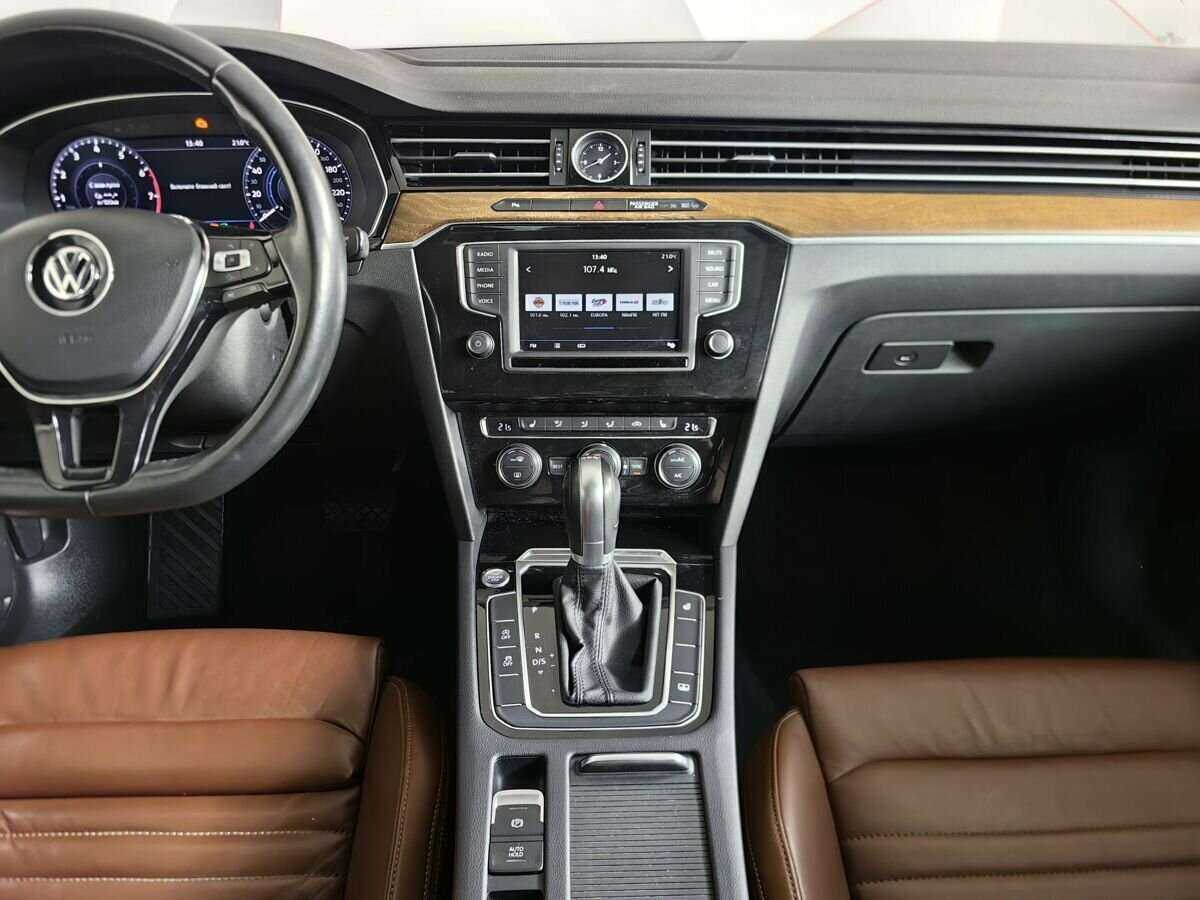 Volkswagen Passat с пробегом — 2017 год. Фото: #10