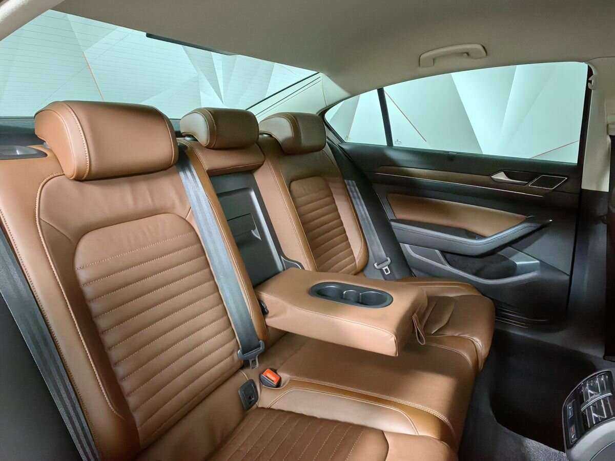 Volkswagen Passat с пробегом — 2017 год. Фото: #12
