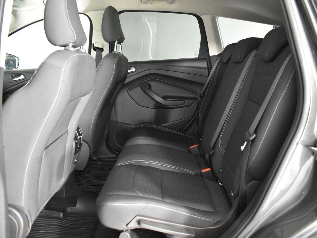 Ford Kuga с пробегом — 2017 год. Фото: #16