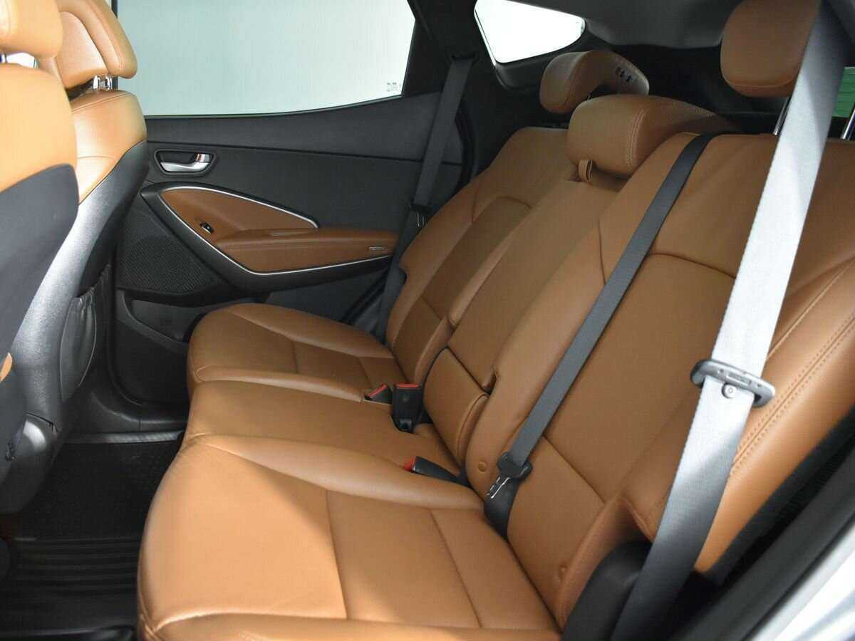 Hyundai Santa Fe с пробегом — 2017 год. Фото: #17
