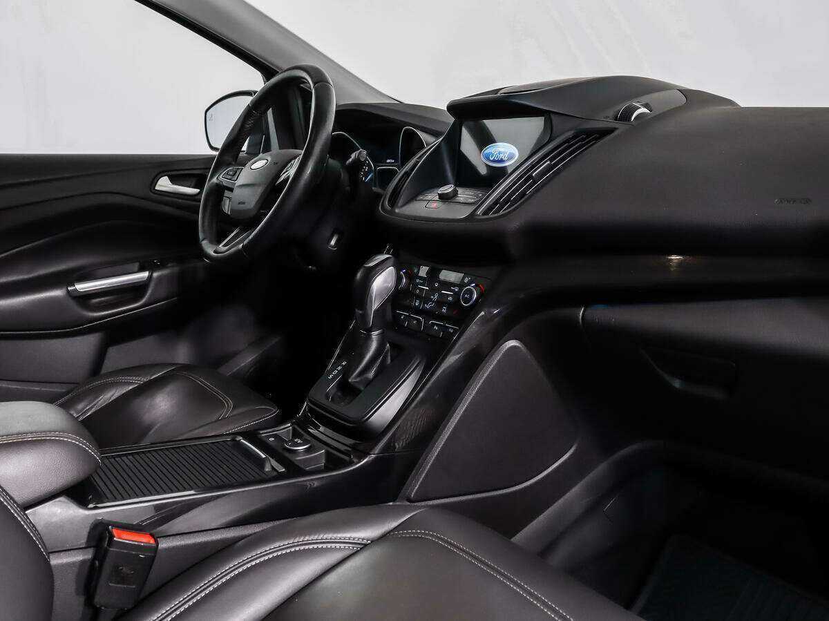 Ford Kuga с пробегом — 2016 год. Фото: #10