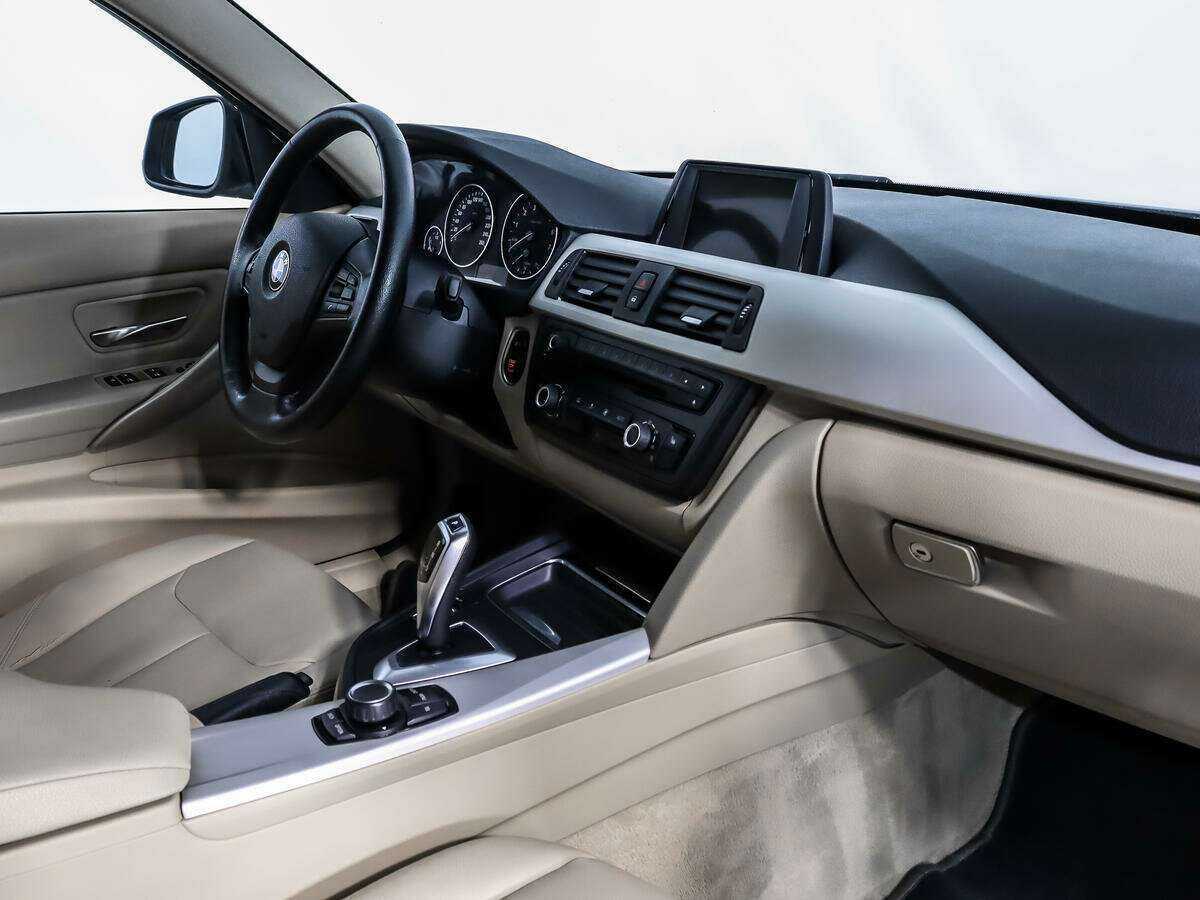 BMW 3 серии с пробегом — 2013 год. Фото: #13