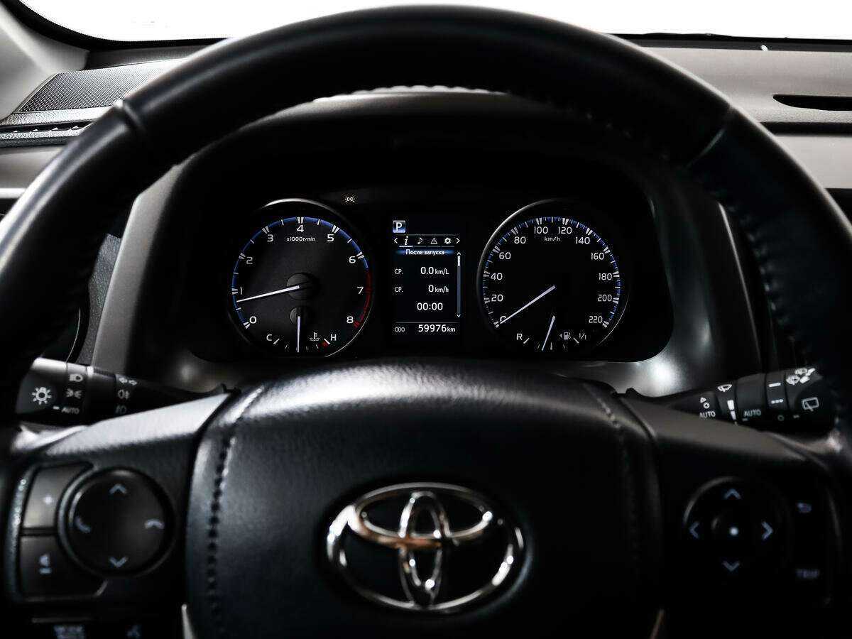 Toyota RAV4 с пробегом — 2016 год. Фото: #14