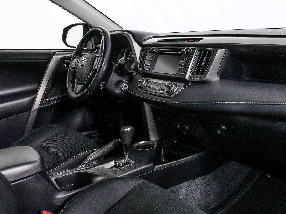 Toyota RAV4 с пробегом — 2013 год. Фото: #10